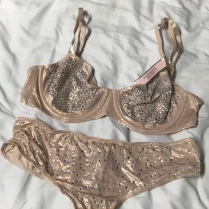 VS Swarovski Nude Set - Size 34C/S